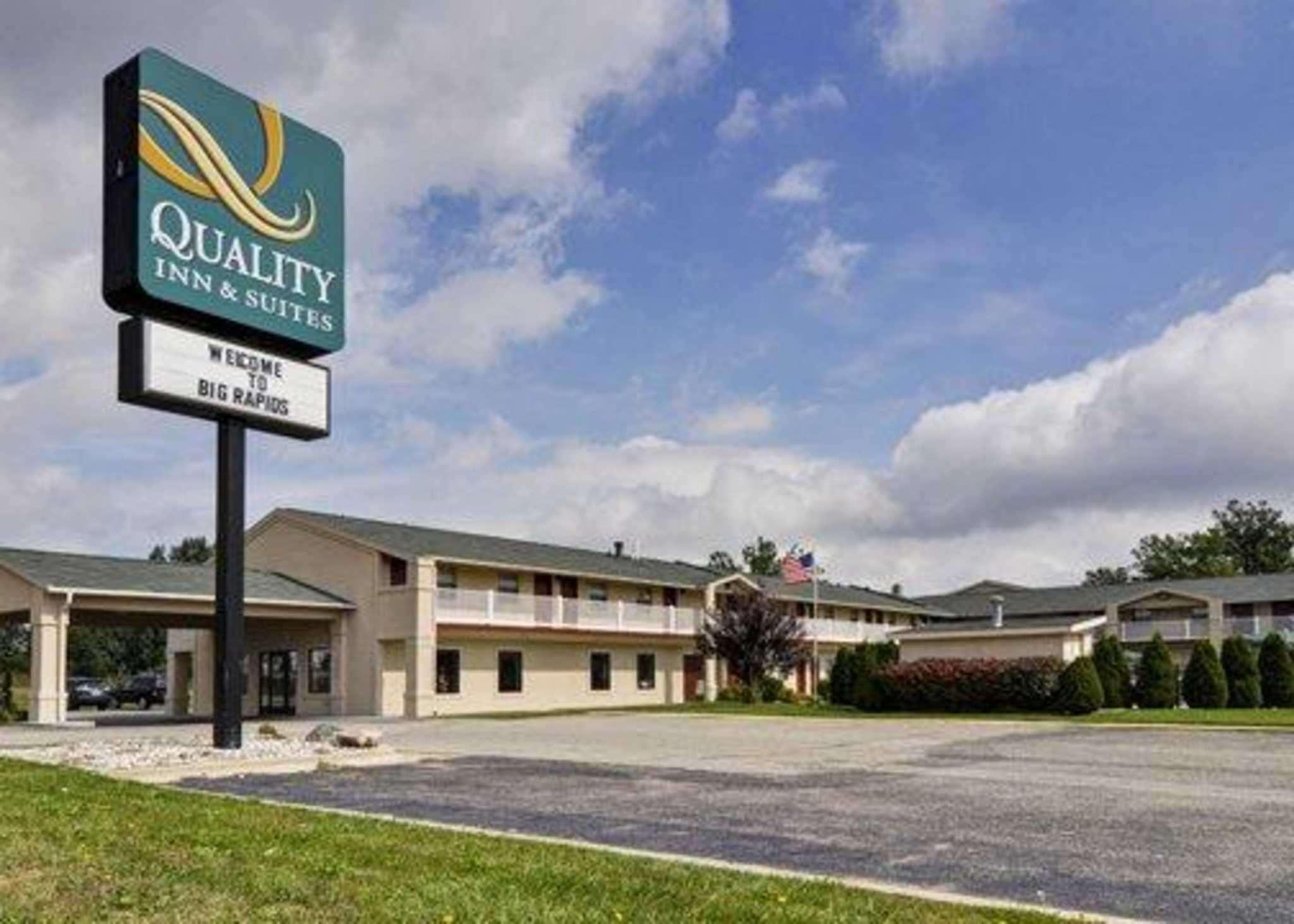 Quality Inn & Suites Big Rapids Dış mekan fotoğraf