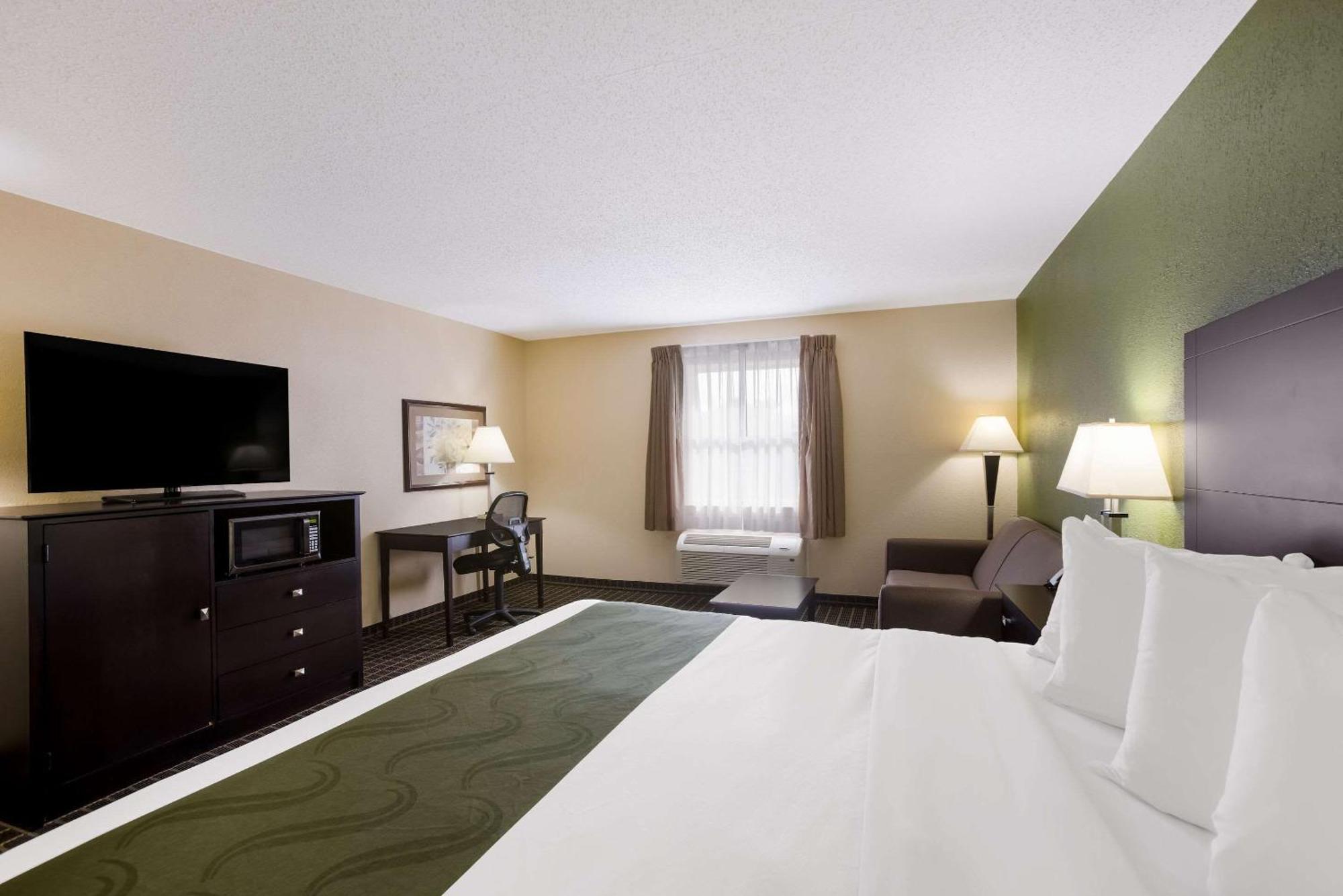 Quality Inn & Suites Big Rapids Dış mekan fotoğraf